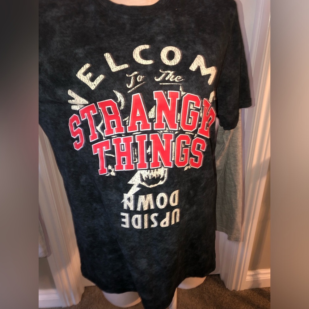Stranger Things Graphic Tee - Picture 5 of 6